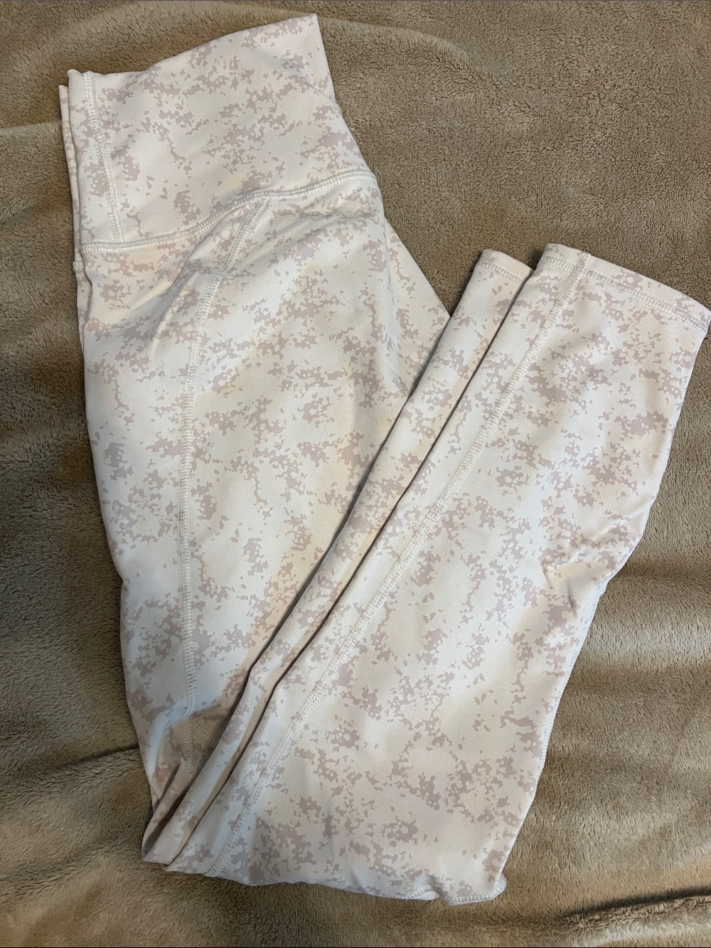 Fabletics Powerhold Pale Pink Camo High-Waist Leggings Sz Small
